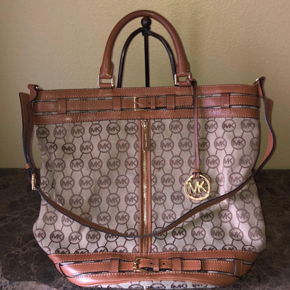 Michael Kors Gansevoort Handbag PRICE DROP $250 ⬇️